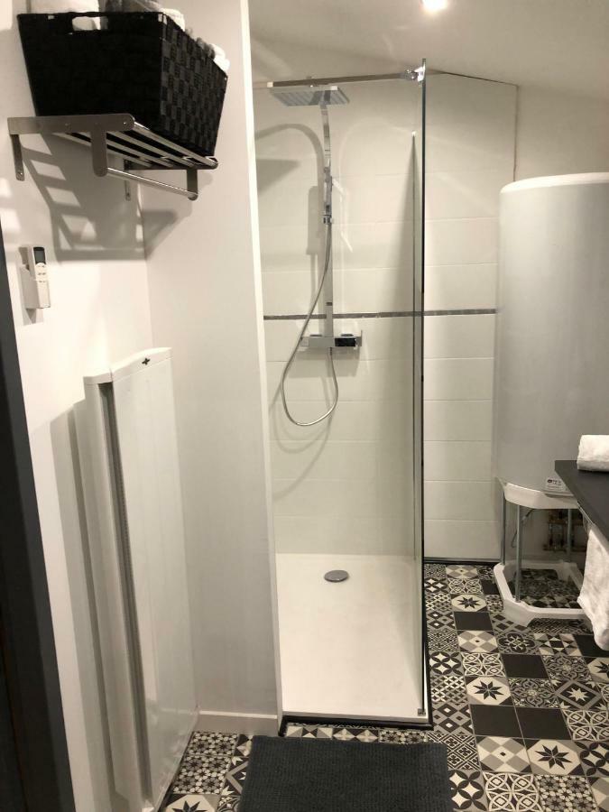Le Petit Chez Soi Apartman Calais Kültér fotó