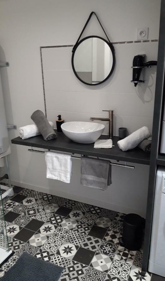 Le Petit Chez Soi Apartman Calais Kültér fotó