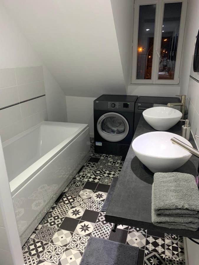 Le Petit Chez Soi Apartman Calais Kültér fotó